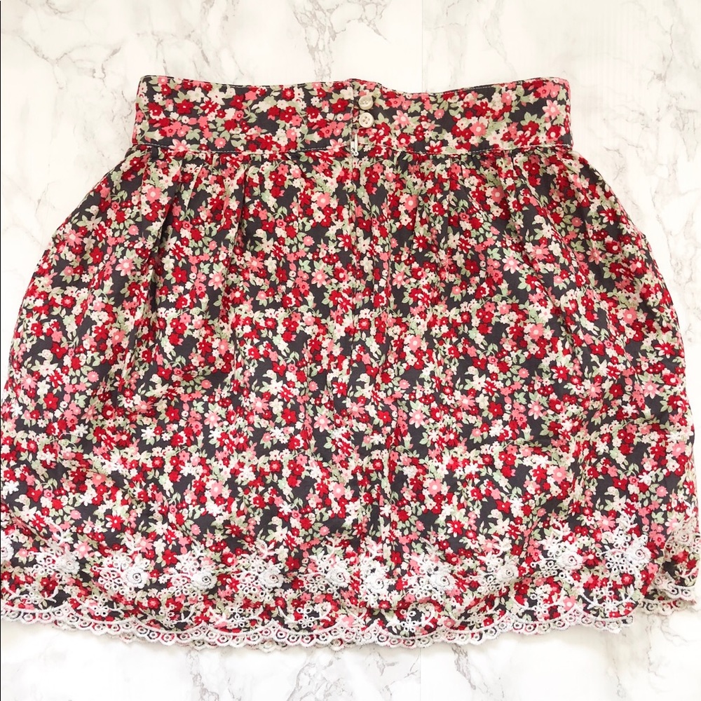 Forever 21 floral skirt size S